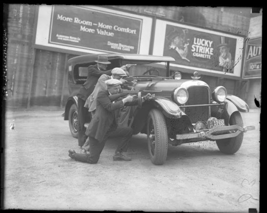 O FBI tentou coibir a guerra, mas não conseguiu - ela só terminou quando os chefões acabaram assassinados