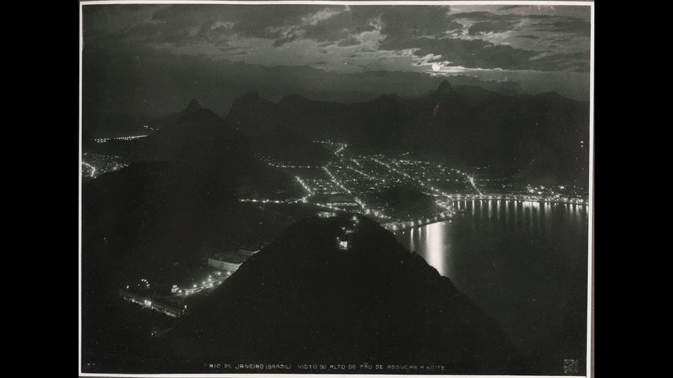 Vista do Alto do Pão de Açúcar durante a noite